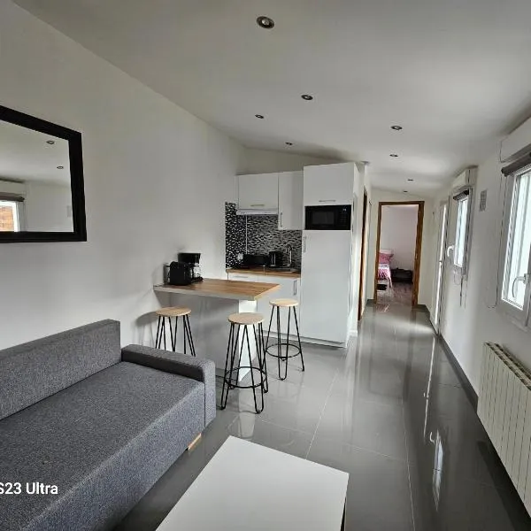 Maison entre Paris et Disney, stade nautique olympique Vaires sur marne，位于珀套特科姆博特的酒店