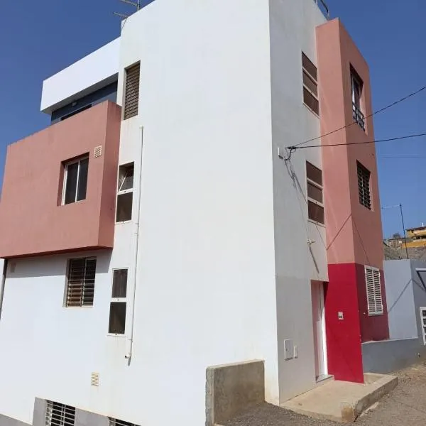 Elly Apartamentos，位于明德卢的酒店
