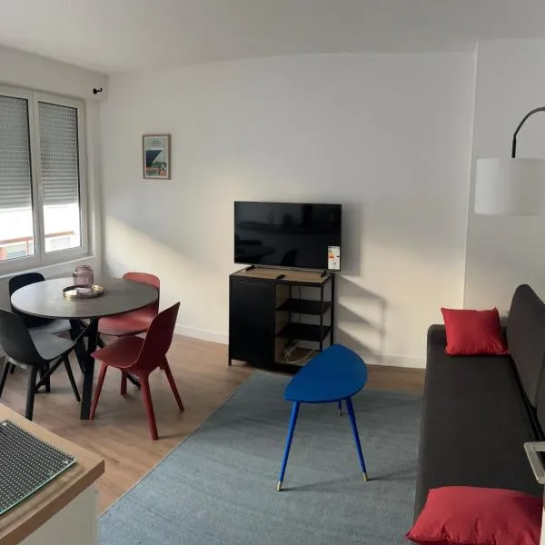 Appartement T2 - 202 - Hyper Centre - Intégralement rénové - Toutes commodités à pied，位于圣纳泽尔的酒店