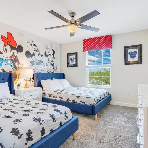 Luxury Townhouses 4 and 5 Bedrooms 18 Minutes away from Disney!，位于基西米的酒店
