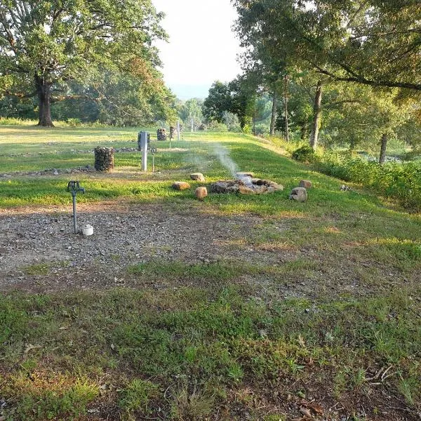 Ouachita Campground at Edendell，位于Oden的酒店