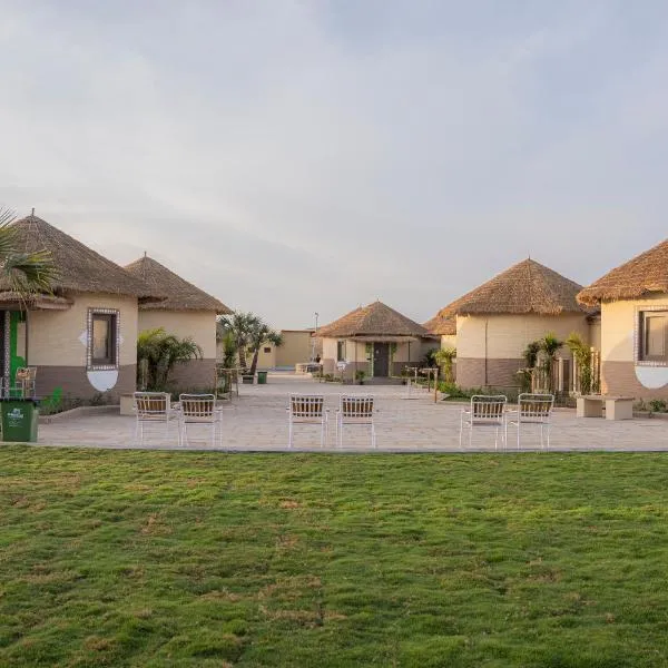 The Fern Seaside Luxurious Tent Resort Diu，位于迪乌的酒店