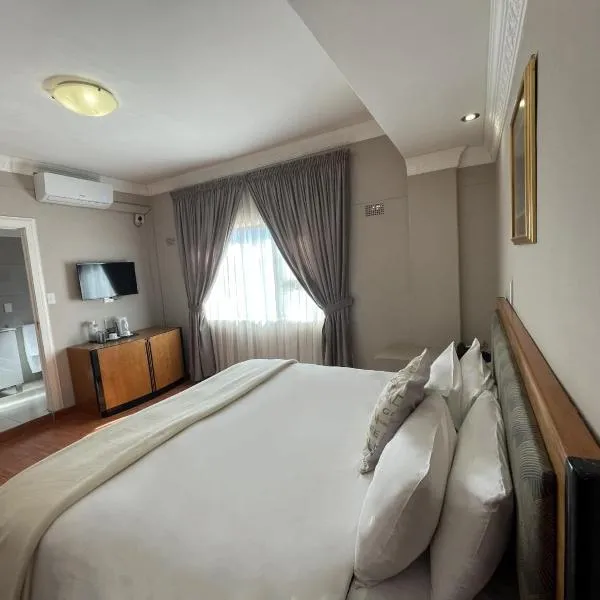Ngwenya Hotel & Conference Centre，位于克莱克斯多普的酒店