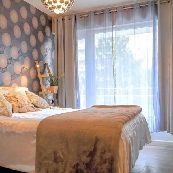 Oasis of charm in Brussels!，位于布鲁塞尔的酒店