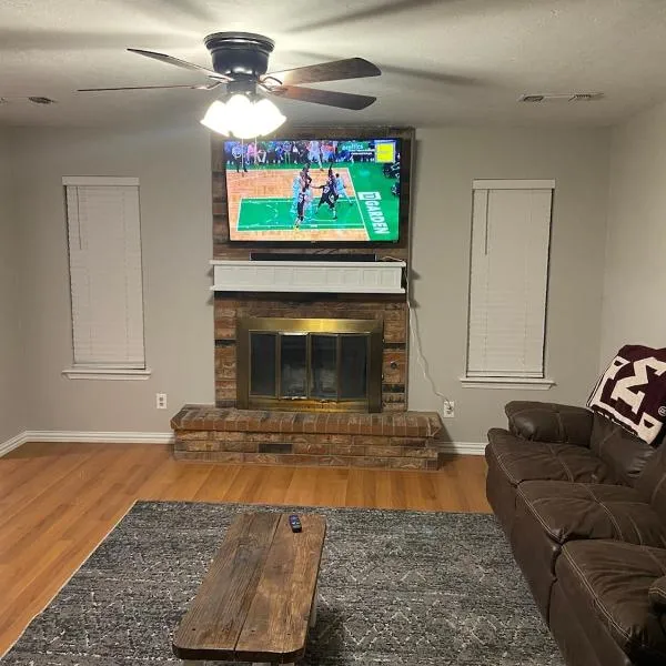 Cozy 3 Bedroom Home in Quiet Neighborhood，位于阿马里洛的酒店