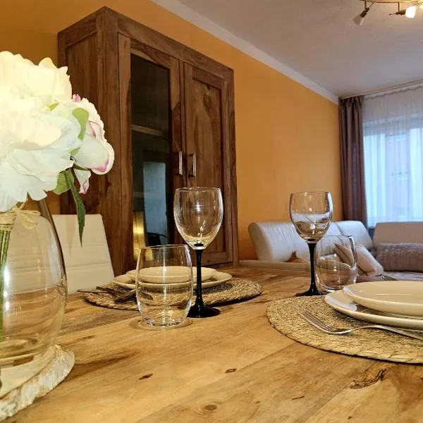 Ferienwohnung Sonnenfeld mit Gartenblick，位于弗赖拉辛的酒店