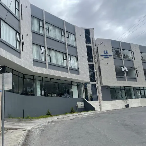 Universitario Hotel，位于洛哈的酒店