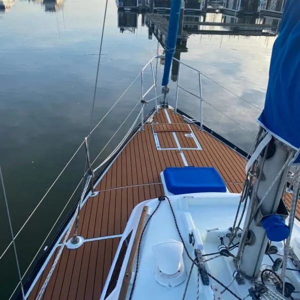 Charming Sailboat，位于里斯本的酒店