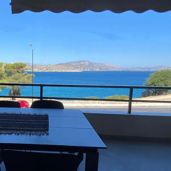 Beachfront Apartment in Varkiza，位于瓦里的酒店
