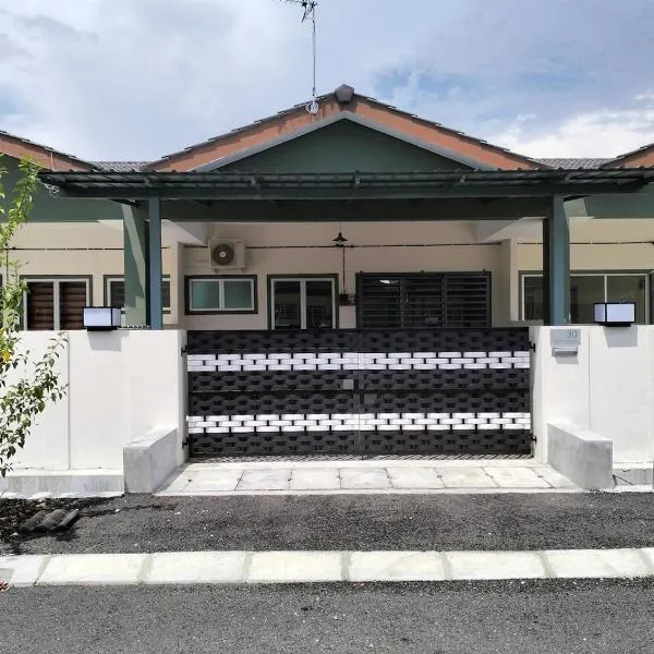 Homestay Panda Seri Iskandar Location nearby Uitm Utp KPM，位于斯里伊斯兰德的酒店