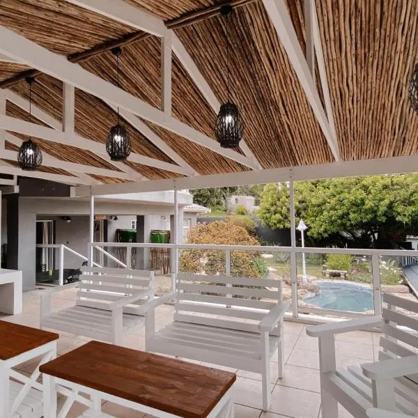 Treetops, Amblewood Guesthouse，位于滨海肯顿的酒店