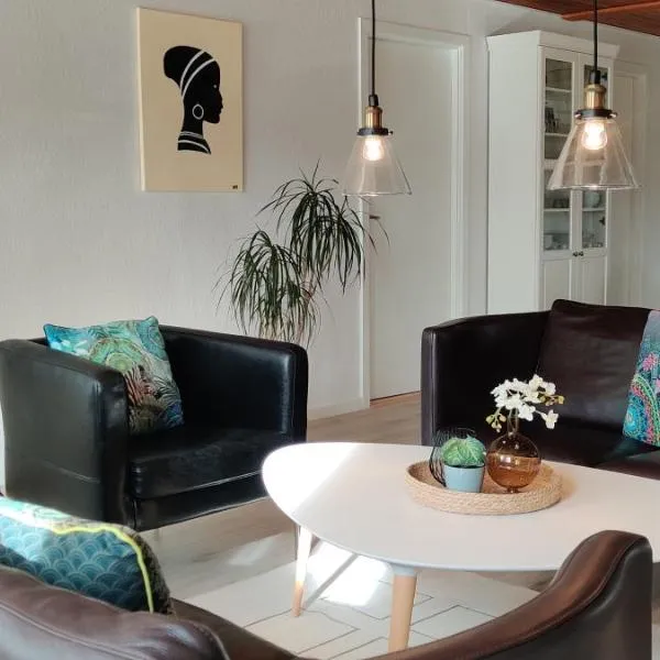 Havhuset I Øster Hurup - i byen, ved stranden，位于奥斯特赫鲁普的酒店