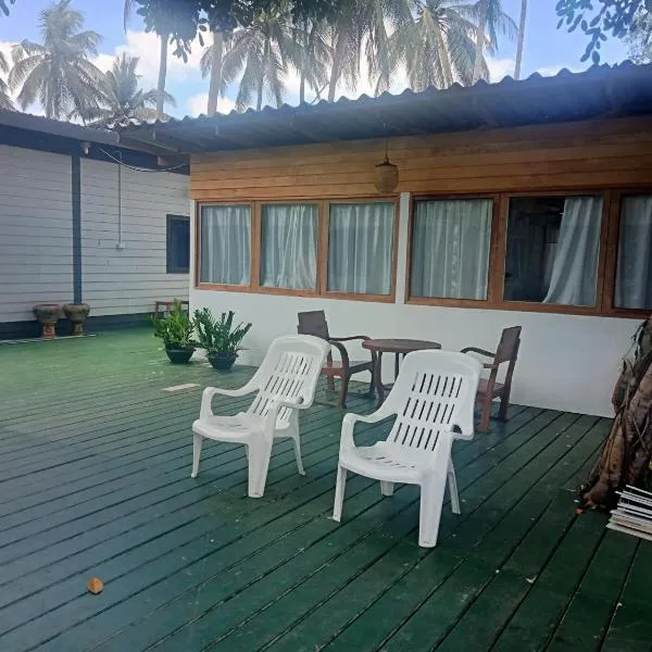 Kohmook treehouse，位于Kantang的酒店