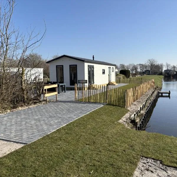 Chalet Lutafaro near beach Petten，位于佩滕的酒店