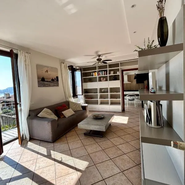 Casa Vacanza Monalba sul lago d'Iseo，位于普雷多雷的酒店