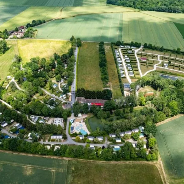 Camping maeva Escapades Country Park - Touquin，位于Touquin的酒店
