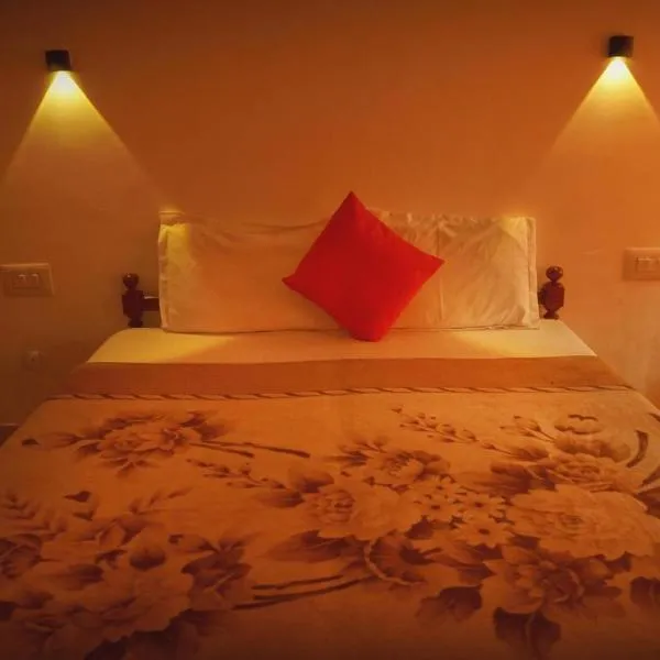 Udaya Hotel，位于可瓦兰的酒店