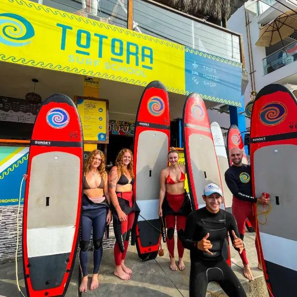Totora Surf Hostel，位于万查科的酒店