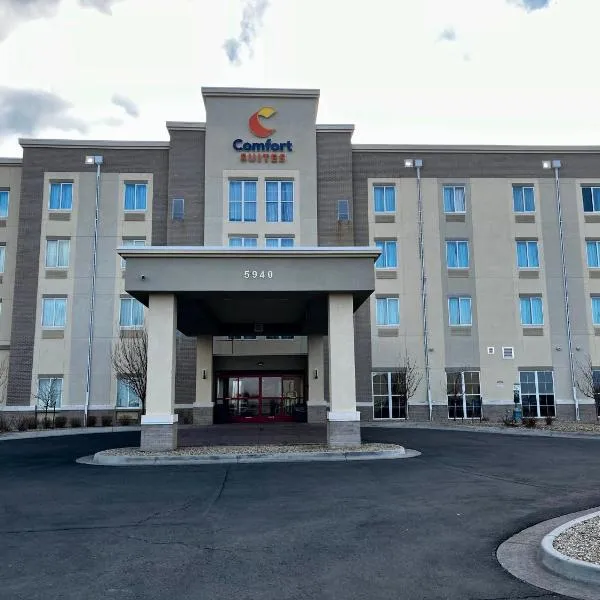 丹佛国际机场康福特套房酒店，位于丹佛的酒店