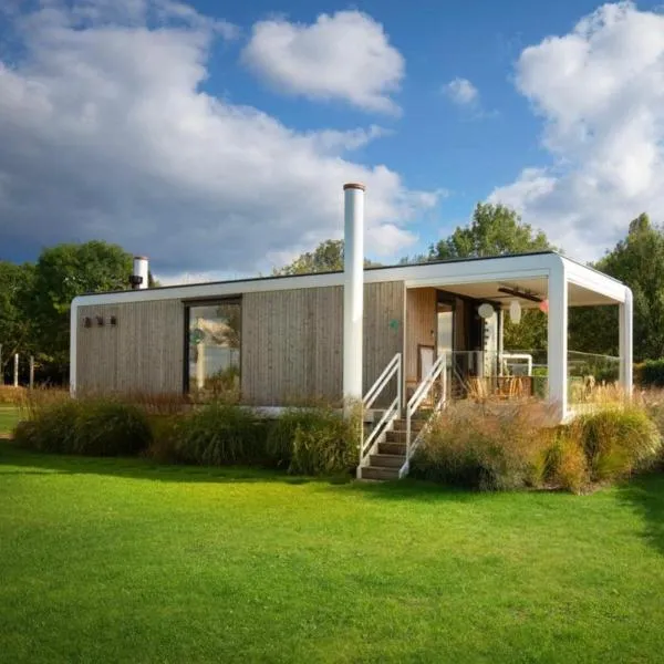 Maasparcje ecoLodge K2 Roermond，位于鲁尔蒙德的酒店