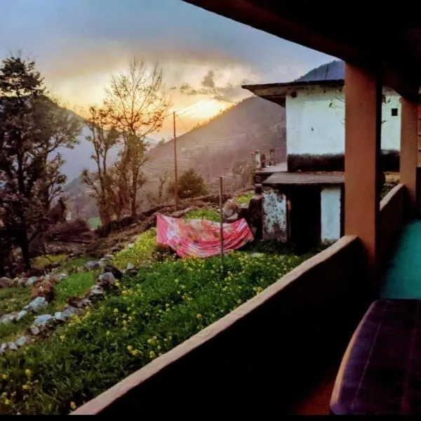 Moon Hotel Tungnath，位于Ukhimath的酒店