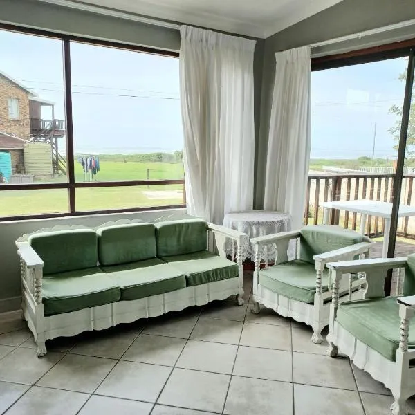 Beach Rock Cottage，位于Kiddʼs Beach的酒店