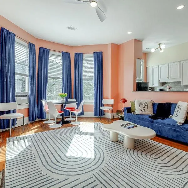 Cozy Home in Downtown close to Forsythe park，位于萨凡纳的酒店