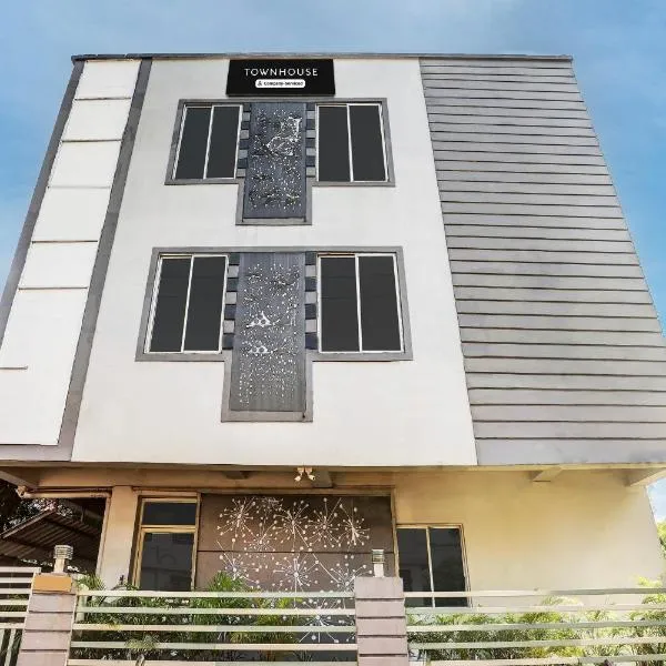 Super Townhouse Chandrasekharpur，位于布巴内什瓦尔的酒店