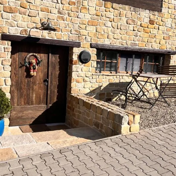 Prague West - Studio Chyne Terrace，位于Chýně的酒店