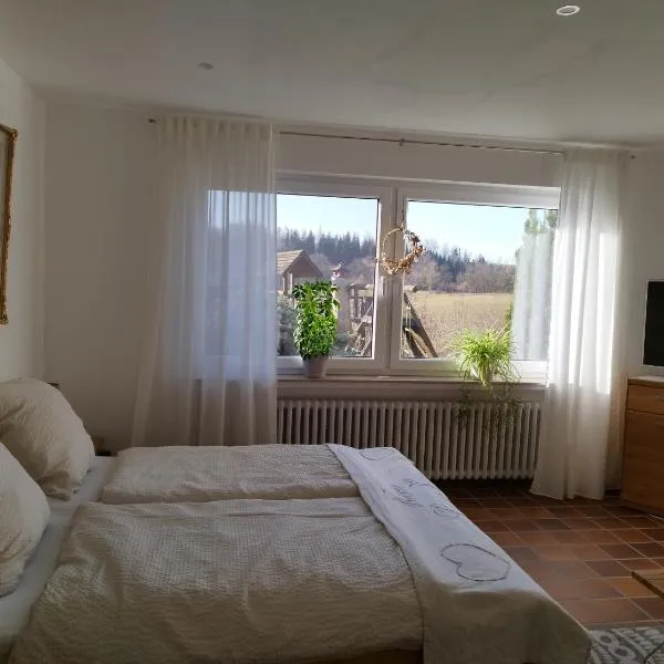 Moderne Ferienwohnung mit privatem Eingang - ROSA，位于Kalletal的酒店