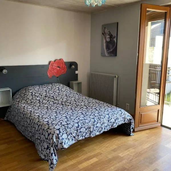 Chez Doukine, Appartement avec balcon à Chouzelot，位于Chouzelot的酒店