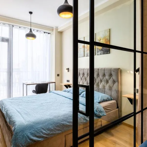 Main Street Lounge - terrace, free P, self check-in，位于里加的酒店