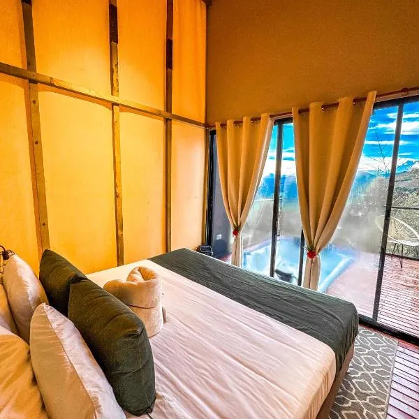 Cabañas para parejas cerca a Medellín - LUUM By Roots Rentals，位于马里尼亚的酒店