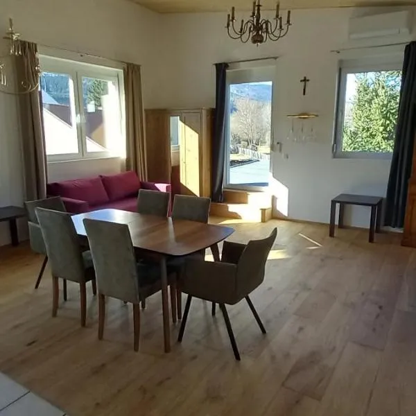 Gästewohnung "Vinothèque Laroche im Piestingtal"，位于Markt Piesting的酒店