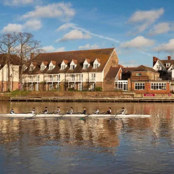 London Thames Lodge by Dancenter，位于斯坦斯的酒店