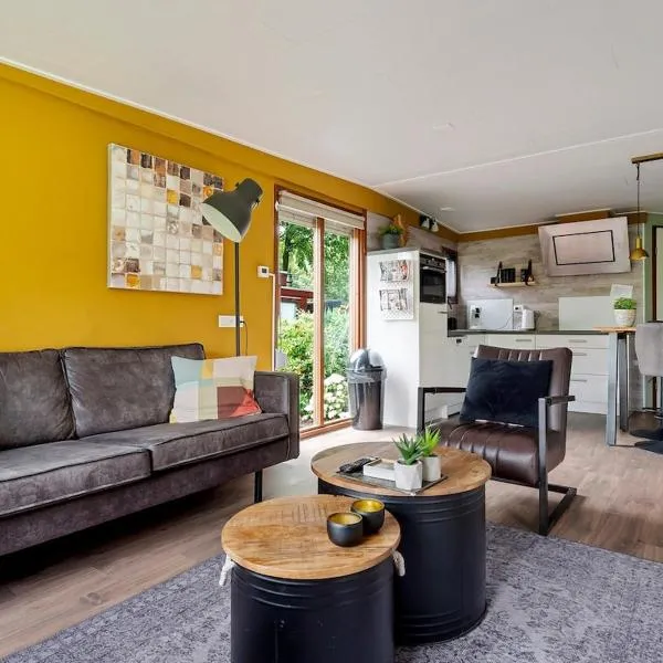 Luxe chalet met jacuzzi en sauna，位于Erm的酒店