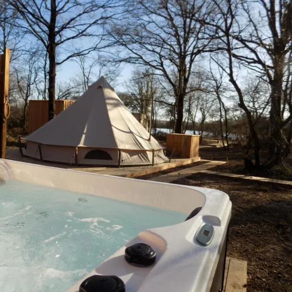 Tente avec jacuzzi vue lac 1，位于勒维雅昂的酒店