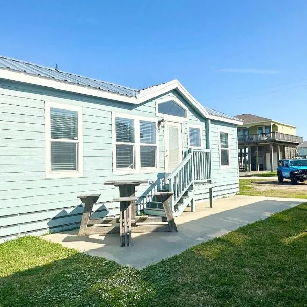 1 Block to Beach -Brand New Modern Tiny Home，位于Bolivar Peninsula的酒店