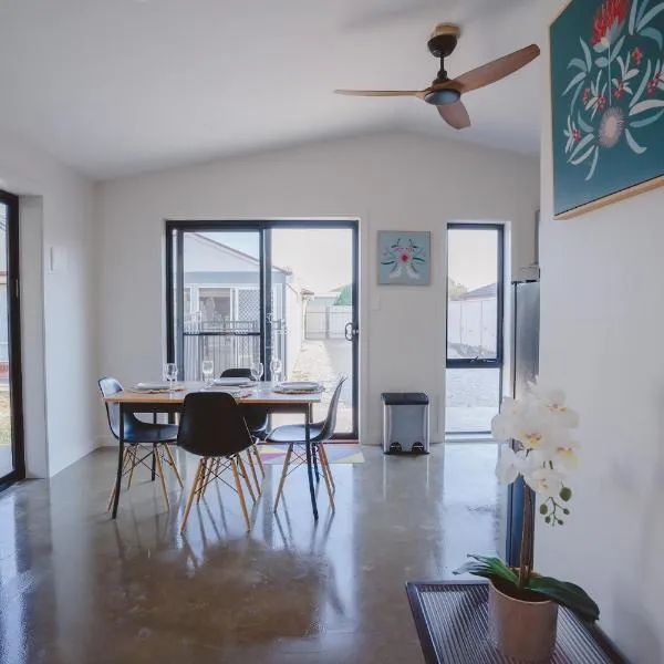 Dolphin Guesthouse，位于阿丁格海滩的酒店