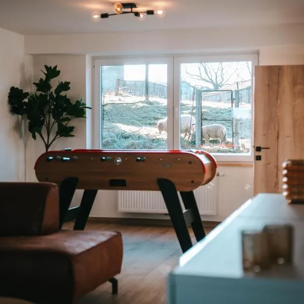 L'Escapade des Lacs - Gite aux Lacs de l'Eau d'Heure，位于塞尔方丹的酒店