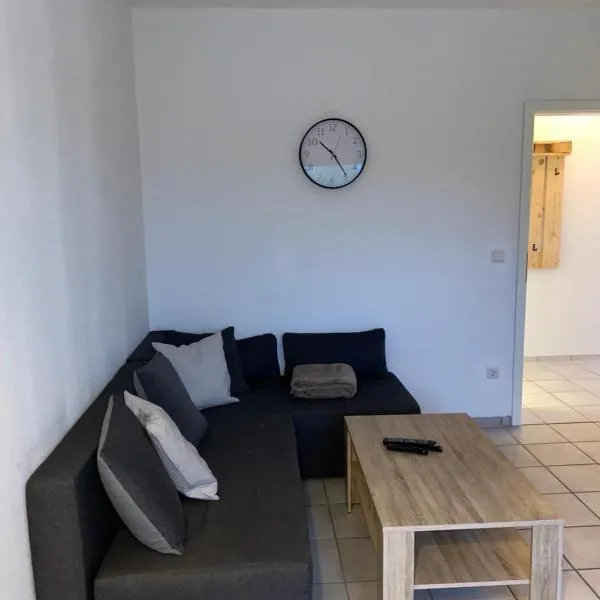 Aa-partment nahe A1 - Monteurswohnung，位于东贝沃恩的酒店