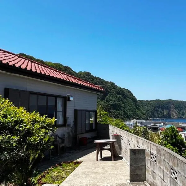 香や野 kayano 海と富士山を一望できる1棟貸し宿 岡田港まで徒歩5分，位于大岛的酒店