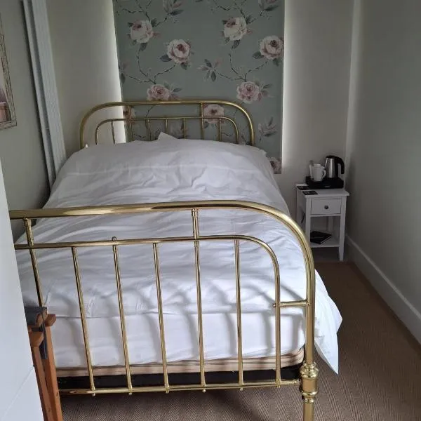 Private Ensuite Room, Swallowcliffe，位于Swallowcliffe的酒店