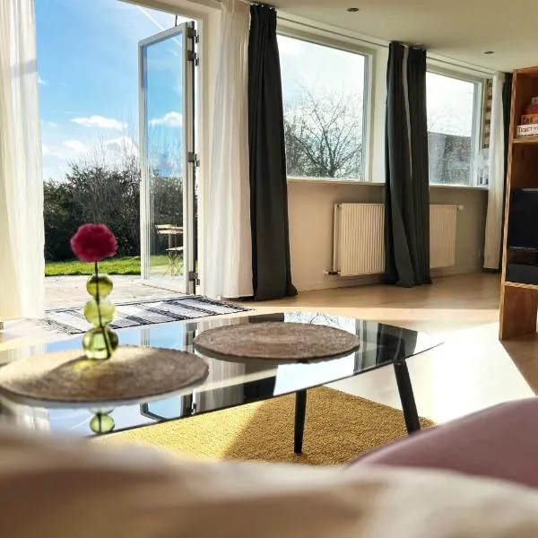 Cozy guesthouse with outdoor space，位于布拉布兰的酒店