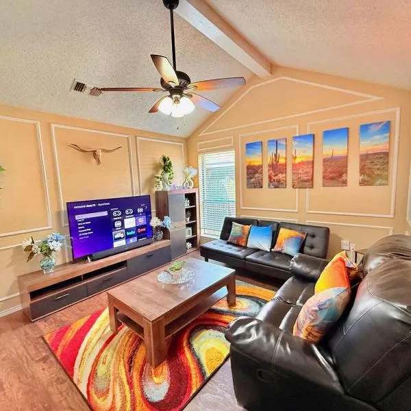 Near AT&T Stadium, UTA, Globe Life, Six Flags, DFW Airport, American Airlines Center with Games and Crib，位于阿林顿的酒店