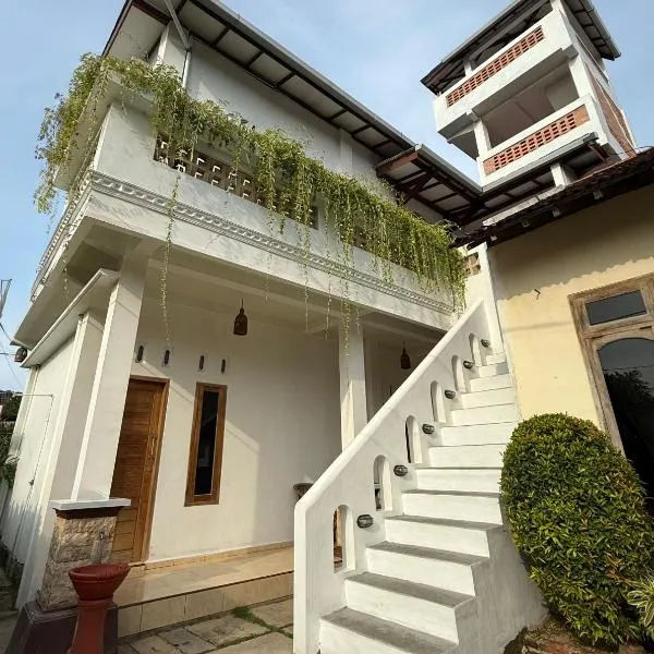 Watukarung Kaderi's Home，位于巴芝丹的酒店