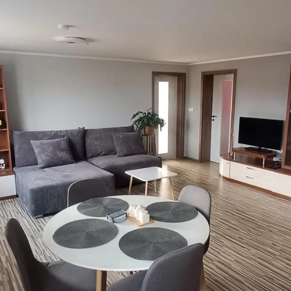 Apartmán s výhľadom na Bojnický zámok，位于波切尼斯的酒店