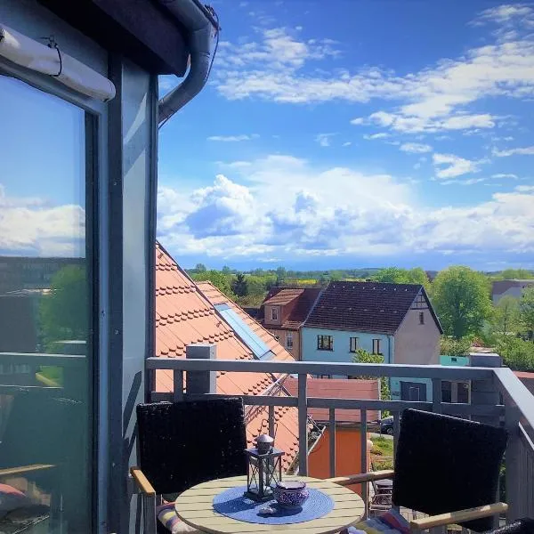 Ruhige Maisonette-Wohnung mit Blick über Röbel "Kleines Himmelreich"，位于勒伯尔的酒店