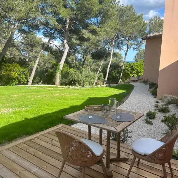A l'ombre des pins，位于尼姆的酒店