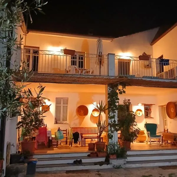 Traditional house Zia Dina，位于Mògoro的酒店